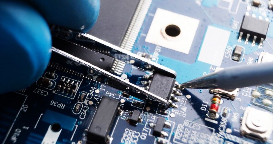 الأسباب الجذرية والتدابير المضادة لتأخير الإنتاج في معالجة PCBA