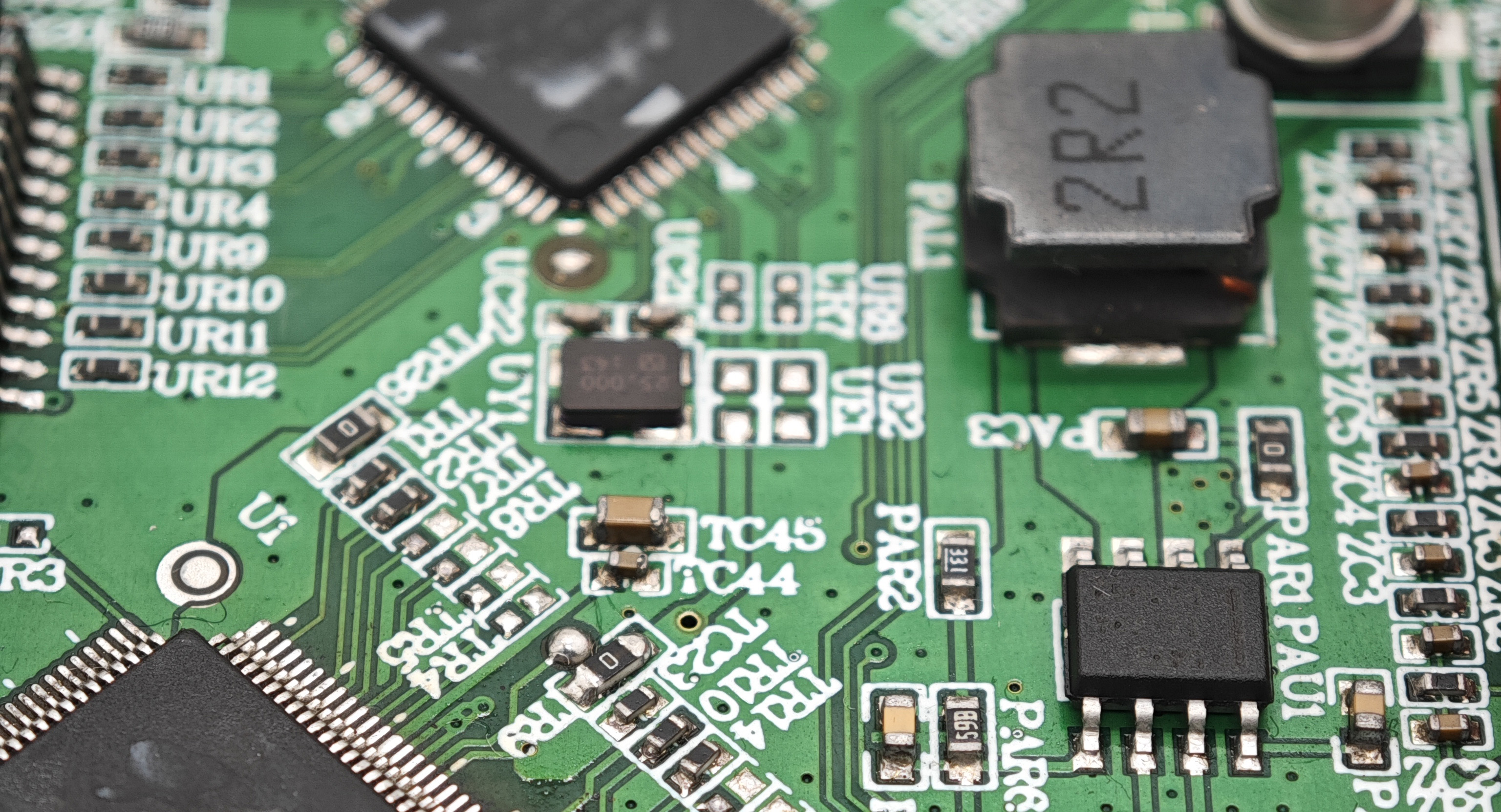 كيفية التعامل مع شكاوى العملاء وملاحظاتهم في معالجة PCBA