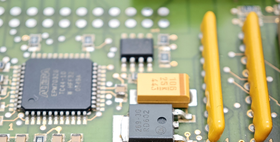 مناقشة حول وضع الإنتاج متعدد الأصناف والدفعات الصغيرة لمصنع PCBA