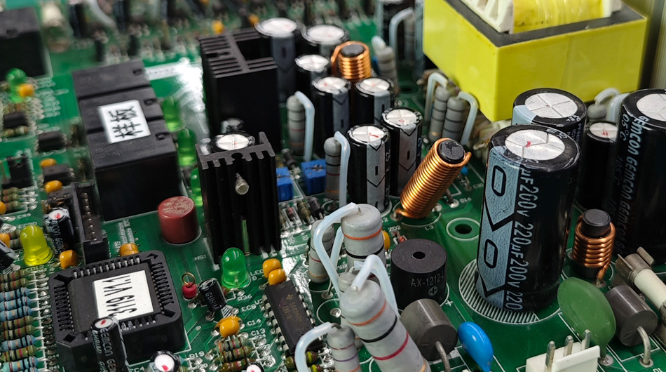 تأثير آلية الاتصال متعددة القنوات لمصانع PCBA على دعم العملاء