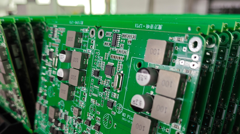 الاستجابة السريعة: كيف يمكن لخدمة ما بعد البيع لمصانع PCBA ضمان رضا العملاء؟