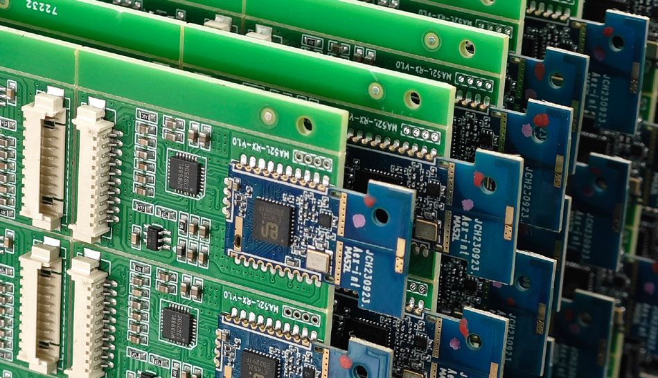 كيف تعمل مصانع PCBA على تقليل تكاليف الإنتاج من خلال إدارة الطاقة