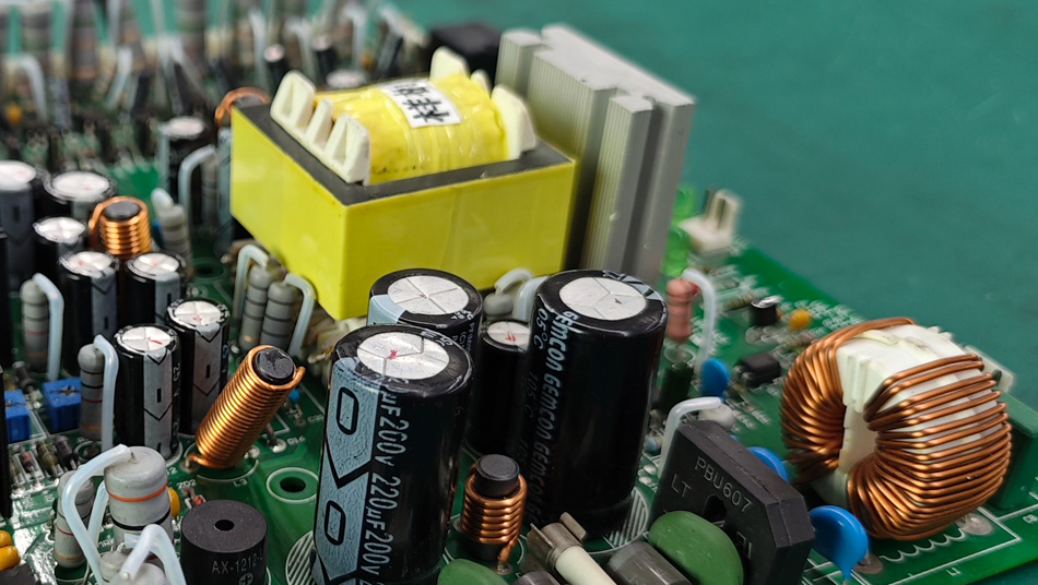 كيف يمكن لمصانع PCBA خفض التكاليف من خلال الإنتاج الآلي؟