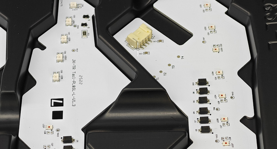 مناقشة التحكم في التكاليف واستراتيجيات الشراكة طويلة المدى لمصانع PCBA