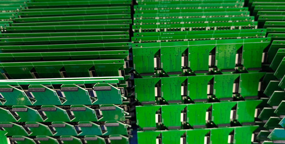 كيف يمكن للتصنيع الهزيل تقليل تكاليف معالجة PCBA؟