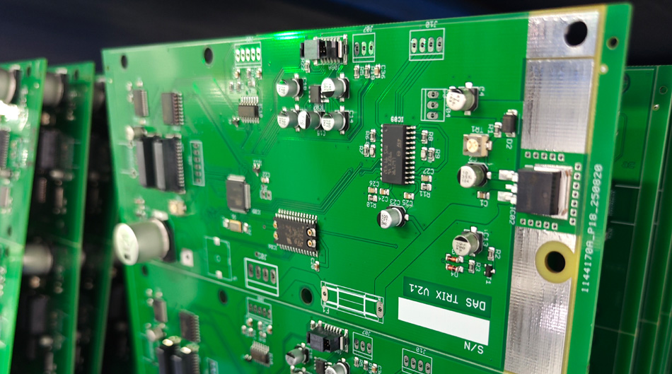 كيف يمكن لمصانع PCBA تحسين القدرة التنافسية لمنتجاتها من خلال عمليات SMT المتقدمة؟