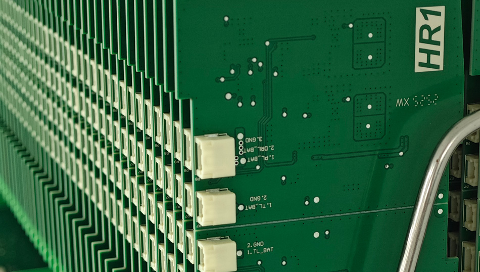 كيف يمكن لمصانع PCBA للتحكم الصناعي تحسين مراقبة الجودة من خلال مراقبة البيانات في الوقت الفعلي؟