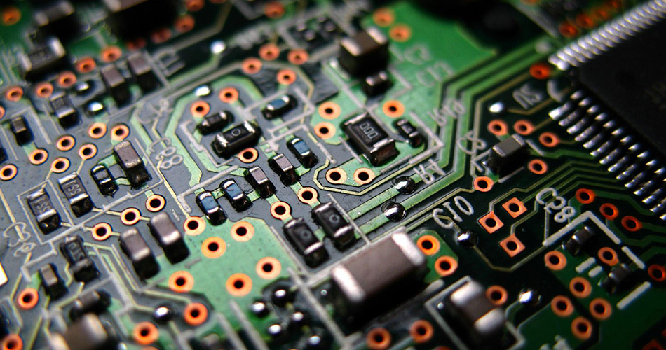 التحكم الصناعي تحسين كفاءة إنتاج مصنع PCBA: تحليل شامل من المعدات إلى العمليات